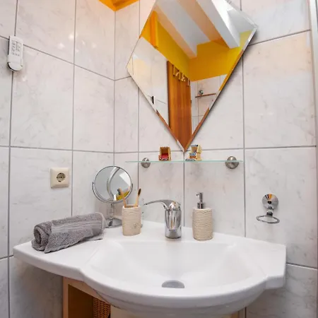 Samtmuschel By Interhome *